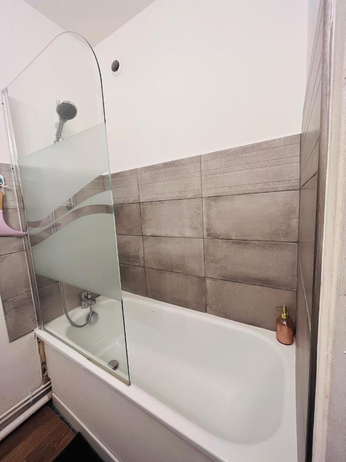 Studio Neuf Au Calme Proche Gare Maritime - 7 Min Apartment Nantes Luaran gambar